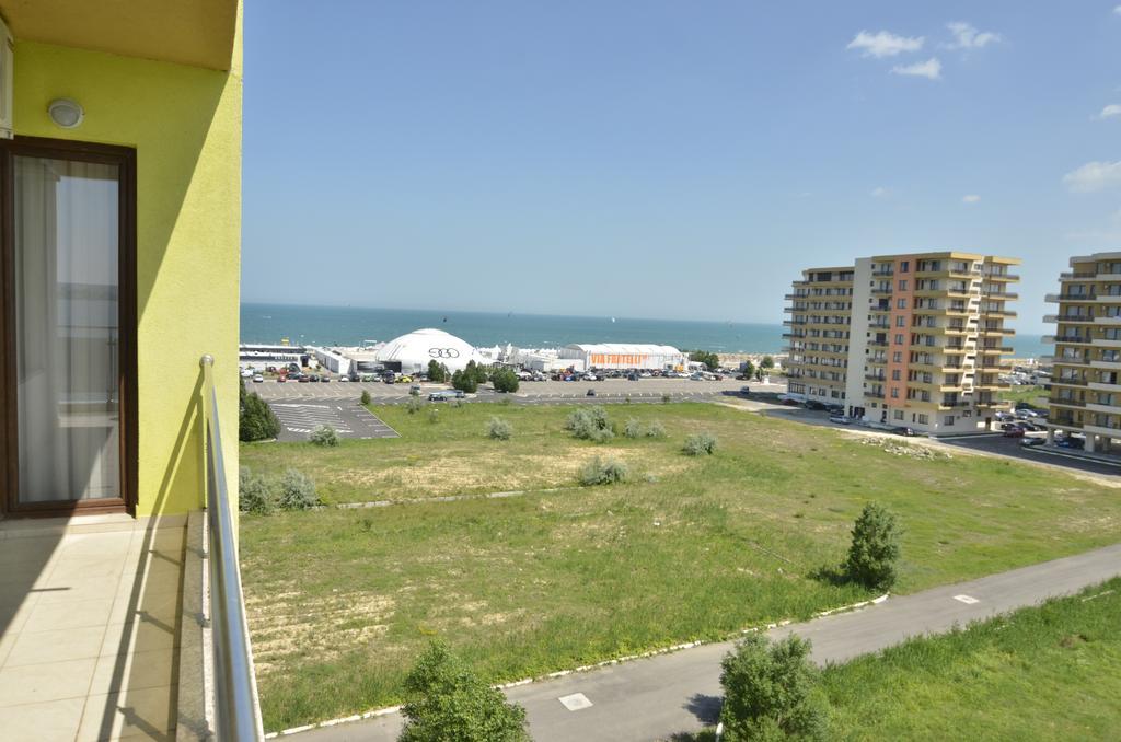 Summerland Happy Blue Apartments Mamaia Exterior foto